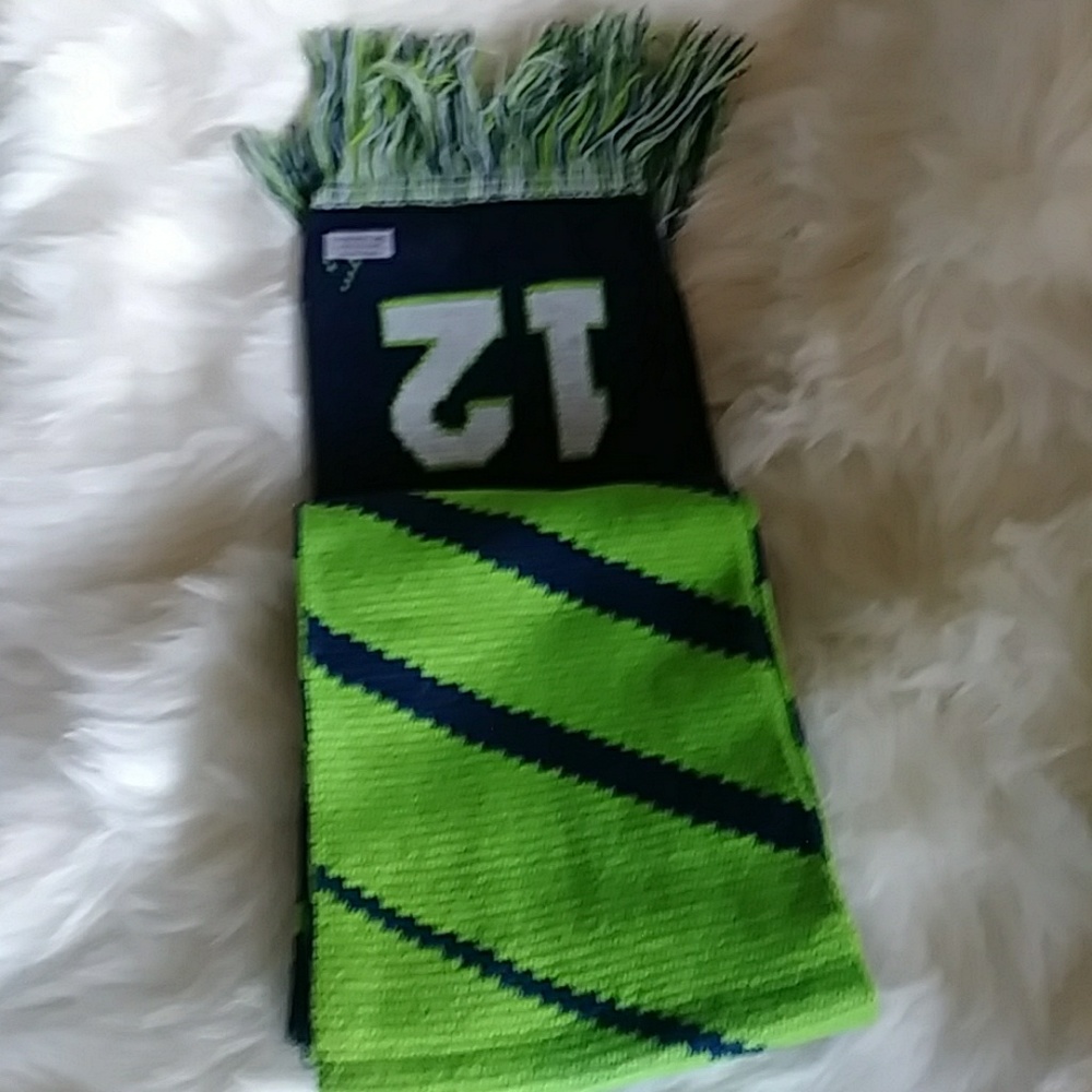 Seahawks scarf - Picture 3 of 3